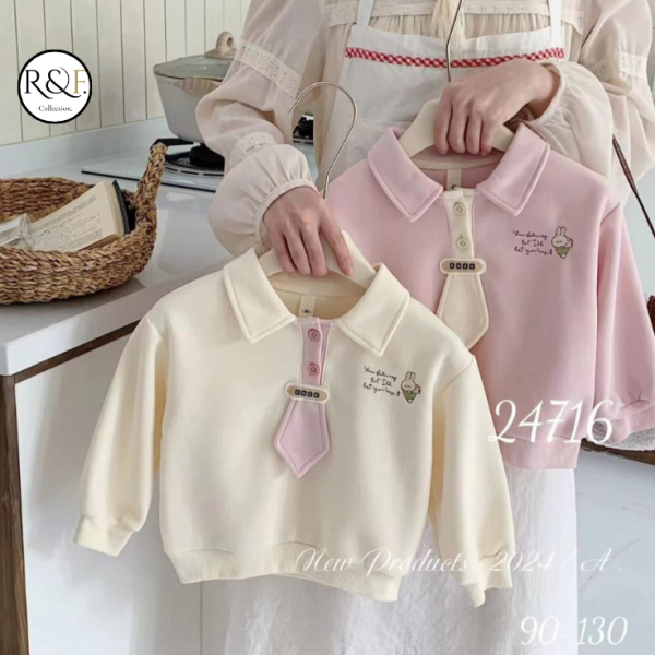 Sweater Anak dengan Detail Dasi & Motif Karakter